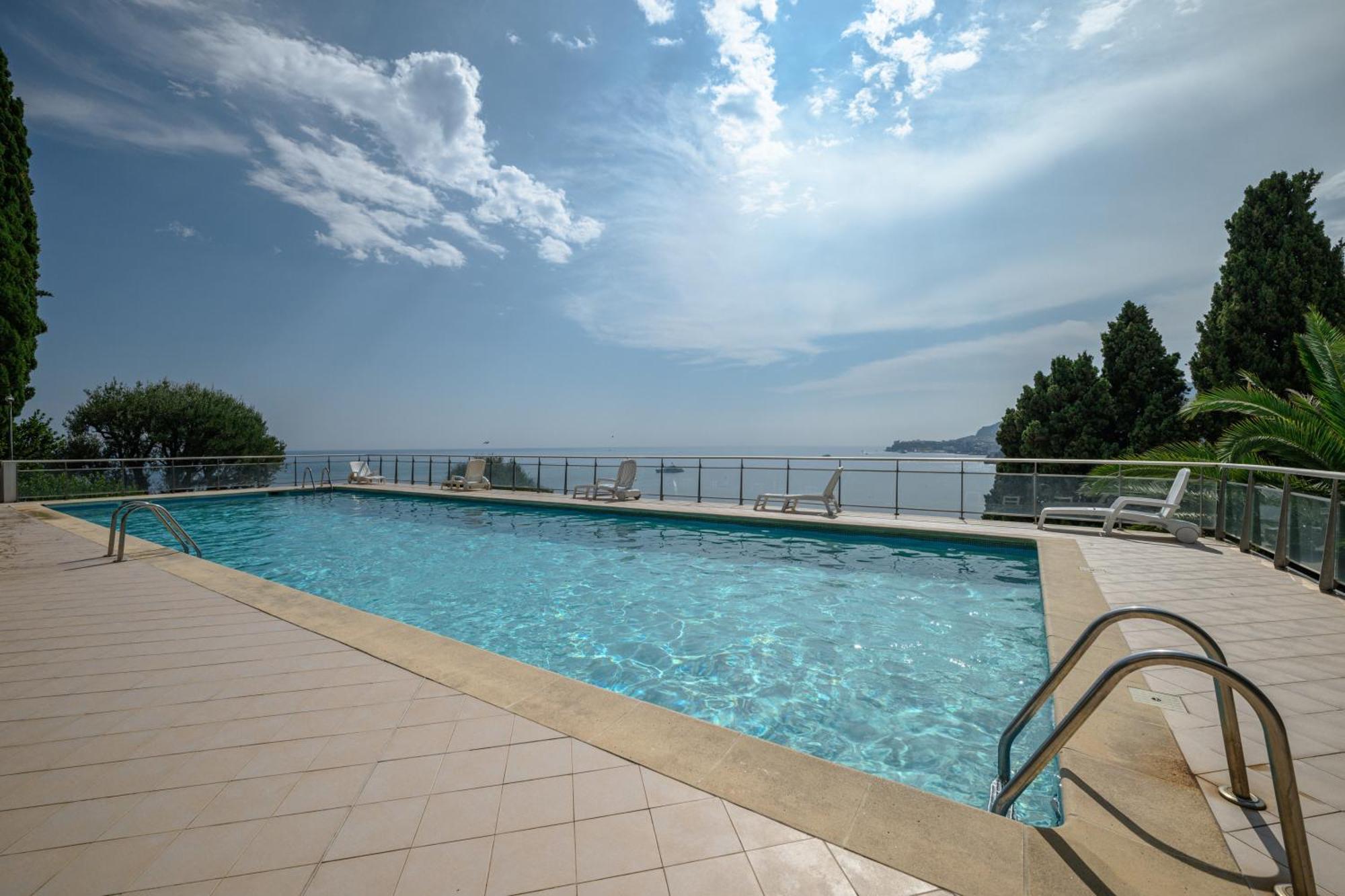 Le Coq Massolin Roquebrune-Cap-Martin Dış mekan fotoğraf